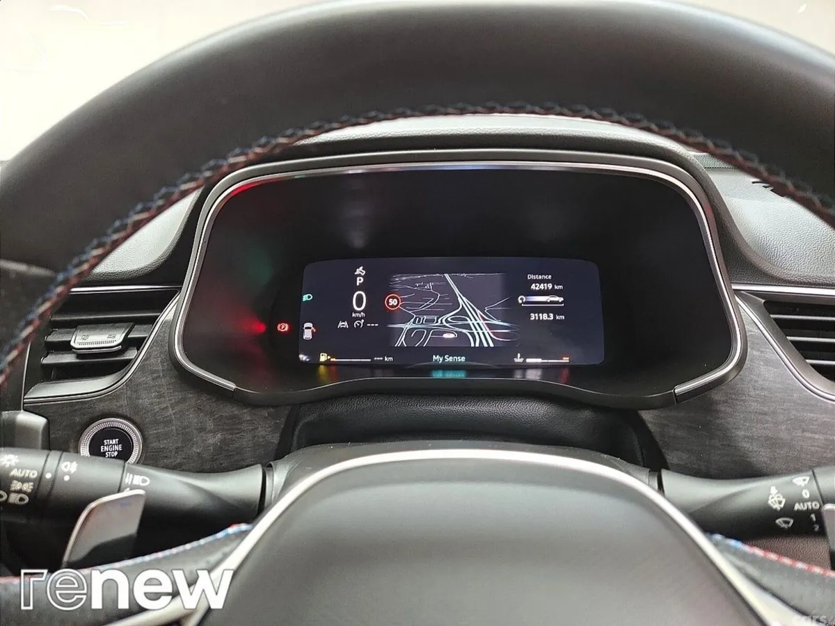 Renault Arkana Hatchback, Petrol, 2025, Red