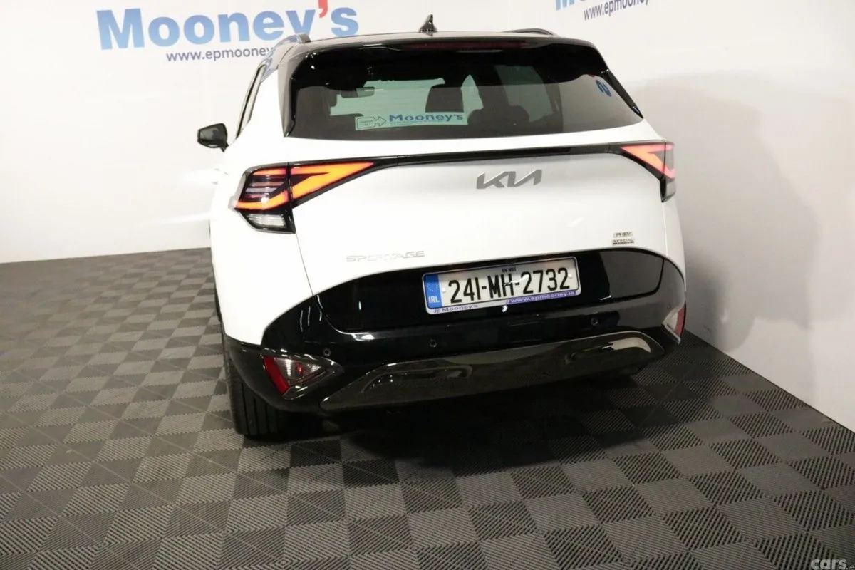 Kia Sportage SUV, Petrol Plug-in Hybrid, 2024, White