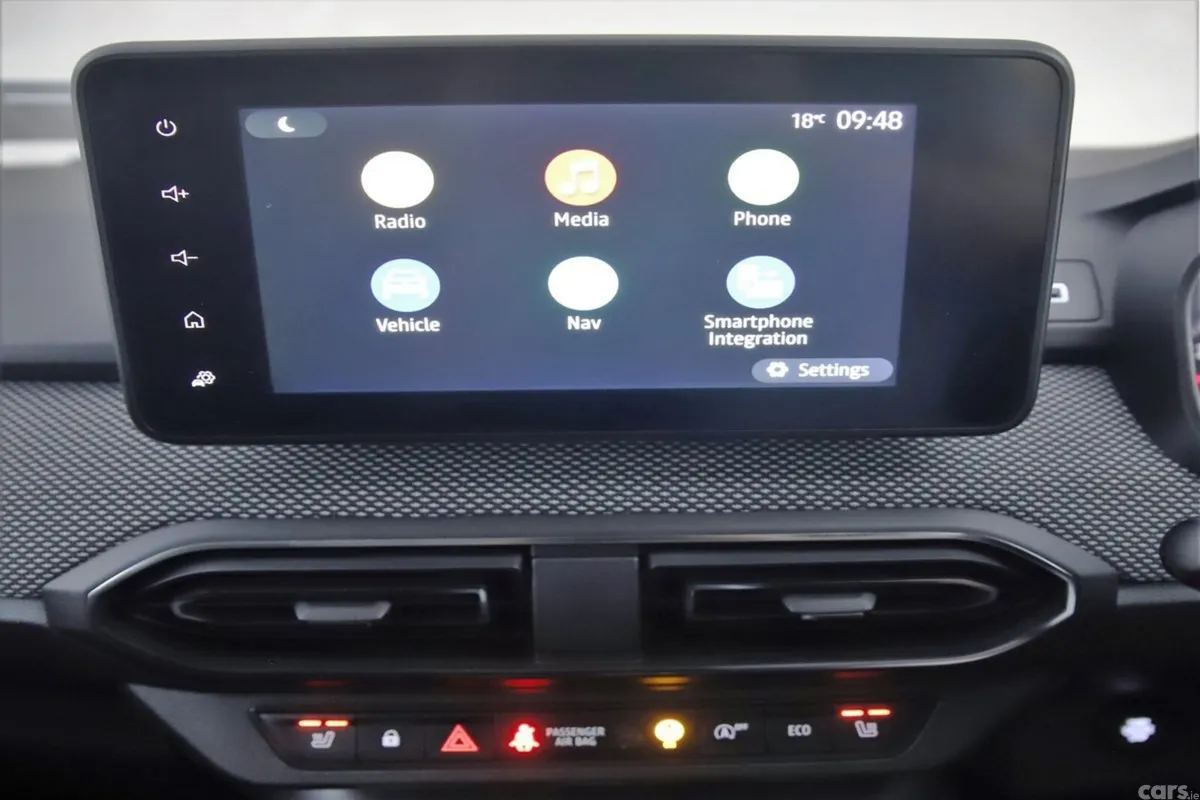 Dacia Jogger MPV, Petrol, 2023, Brown