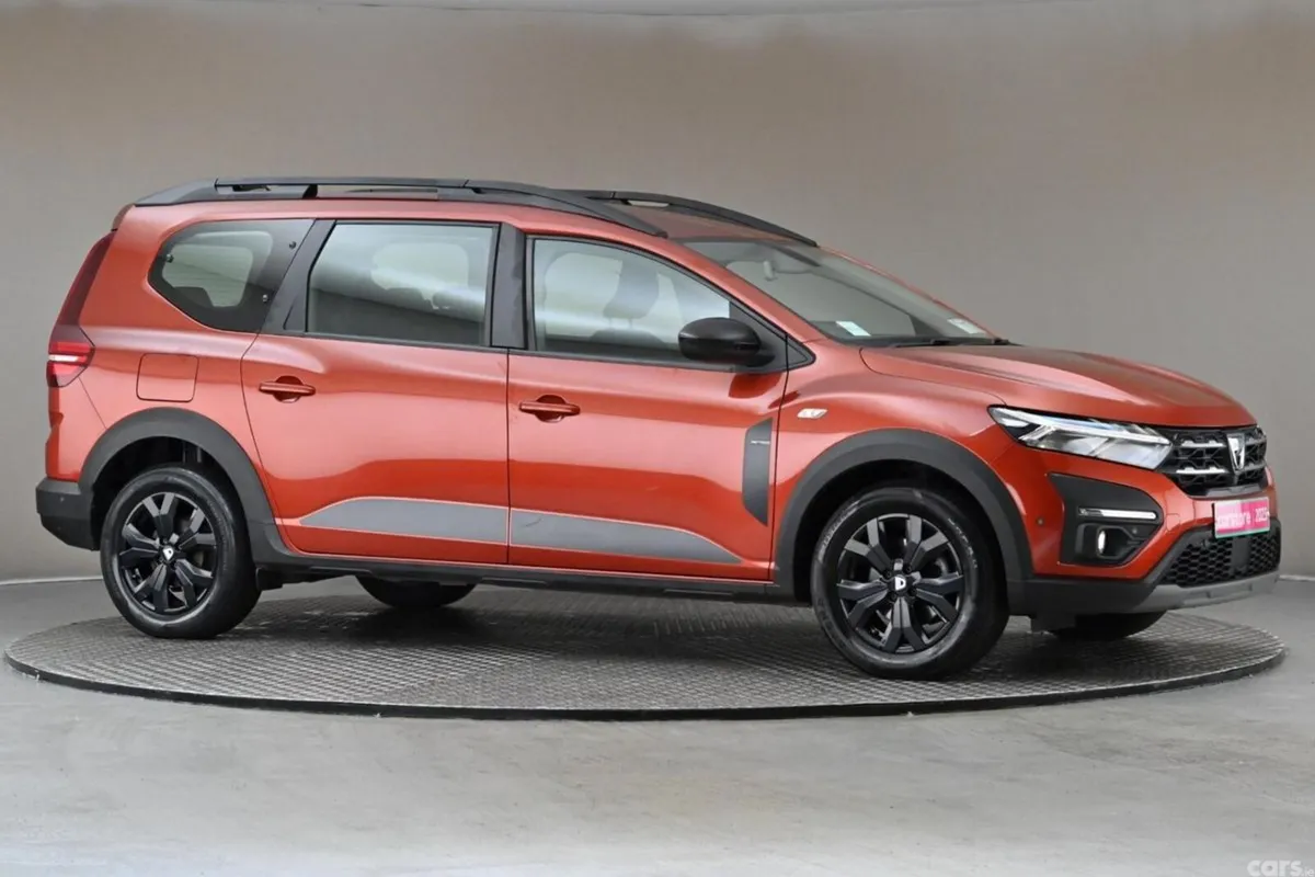 Dacia Jogger MPV, Petrol, 2023, Brown
