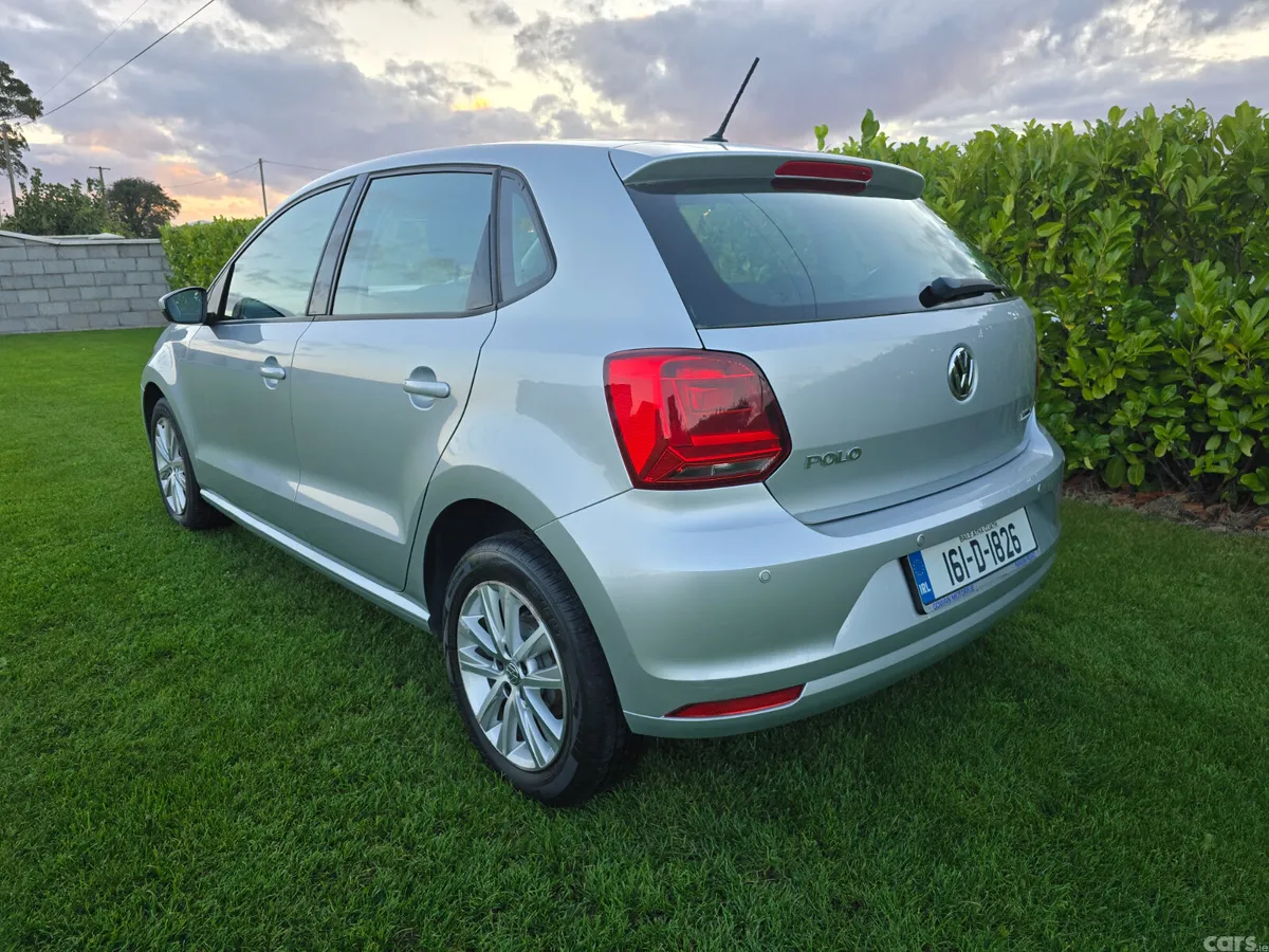 Volkswagen Polo Hatchback, Petrol, 2016, Silver
