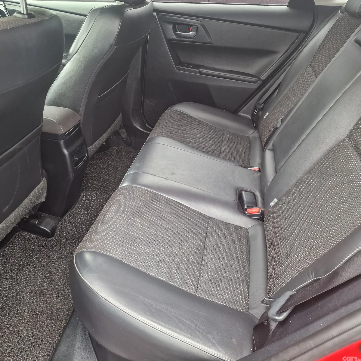 Toyota Auris Hatchback, Petrol Hybrid, 2017, Red