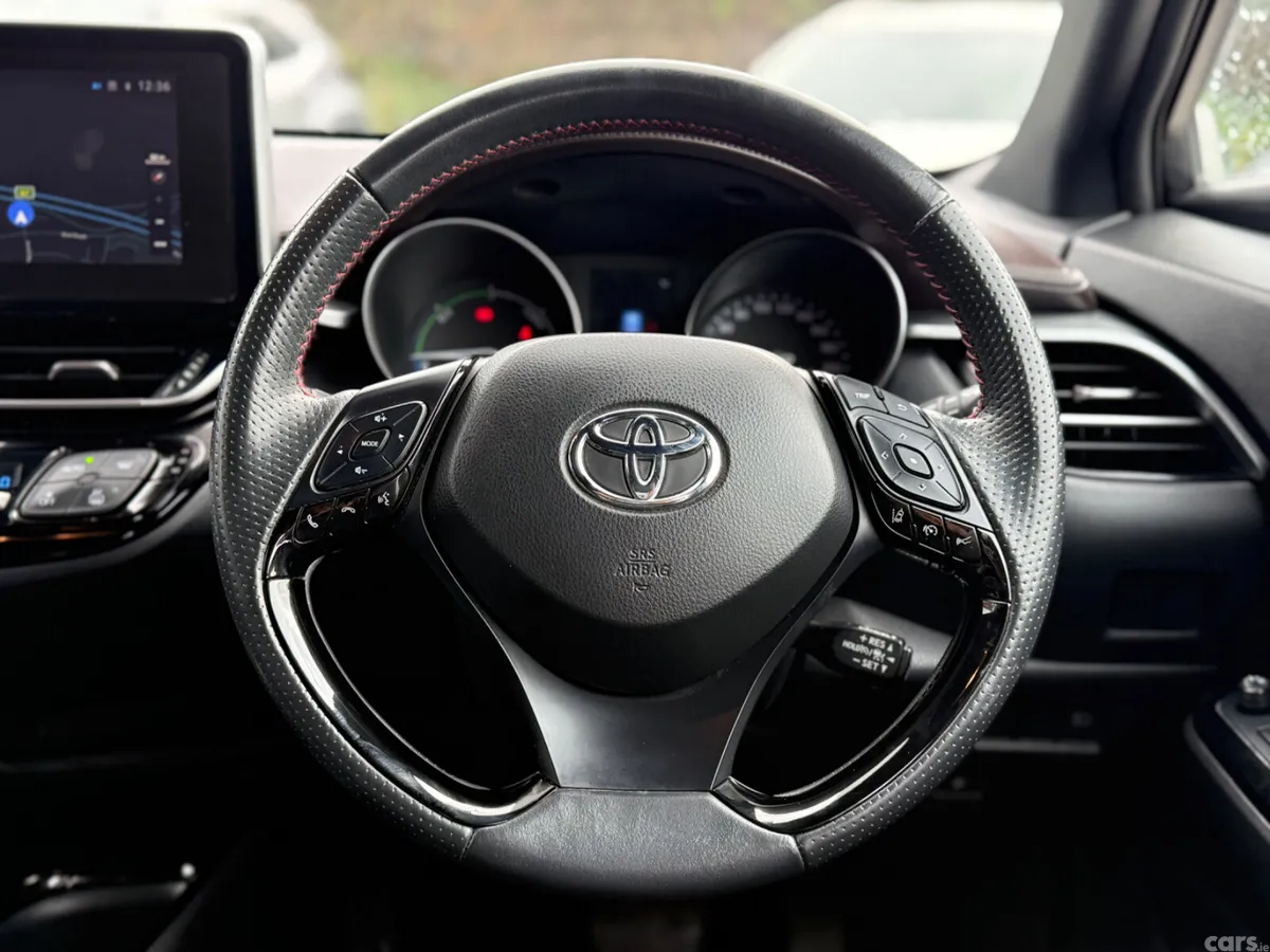 Toyota C-HR SUV, Petrol Hybrid, 2023, White