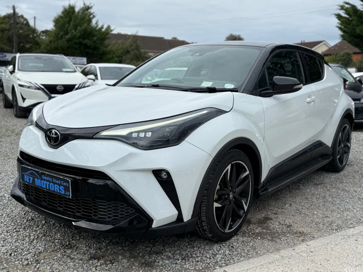 Toyota C-HR SUV, Petrol Hybrid, 2023, White