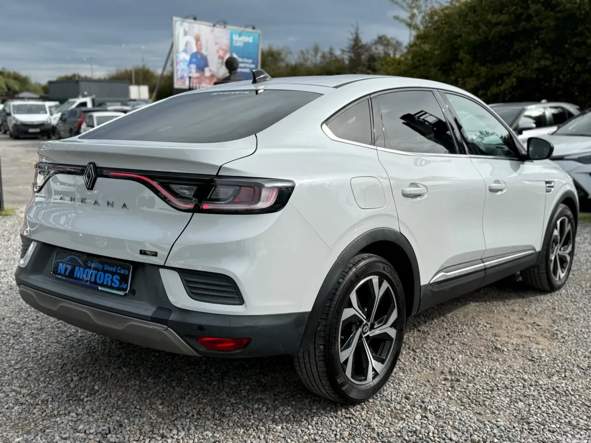 Renault Arkana Hatchback, Petrol Hybrid, 2025, White