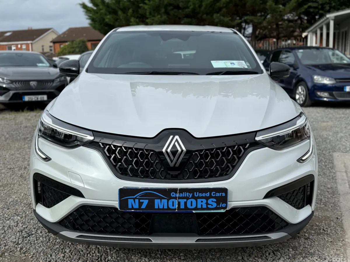 Renault Arkana Hatchback, Petrol Hybrid, 2025, White