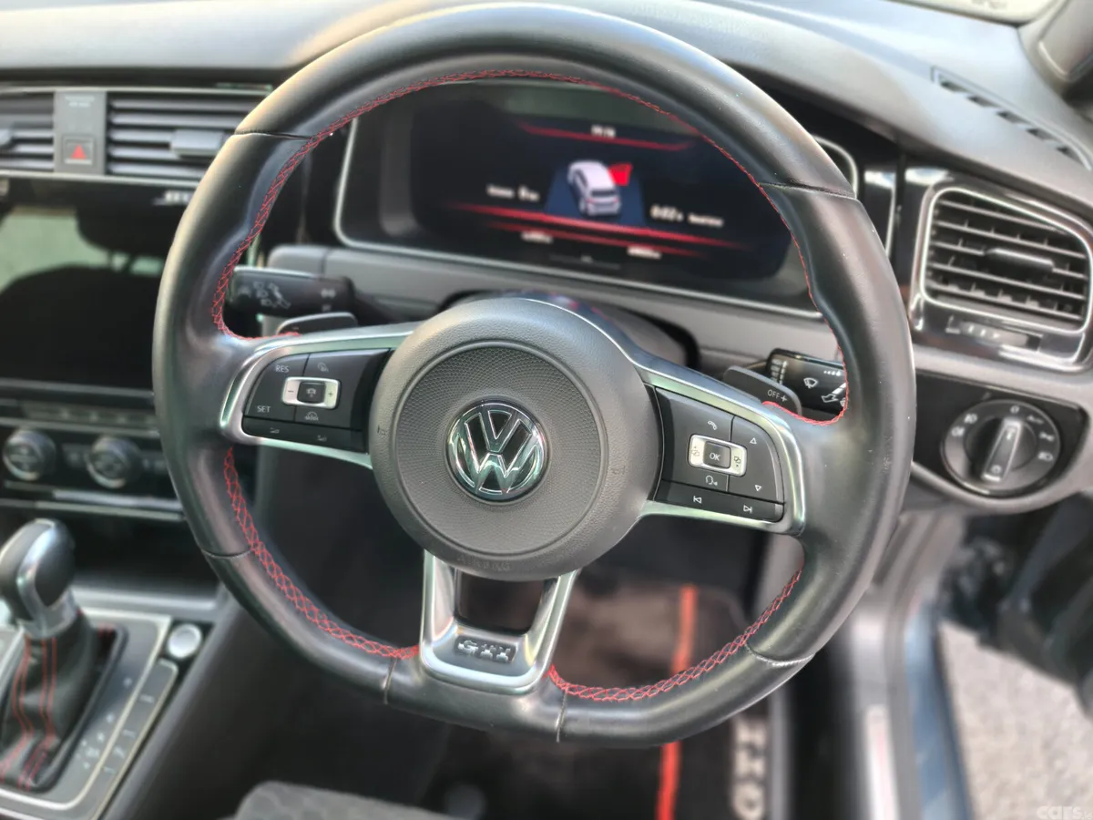 Volkswagen Golf Hatchback, Petrol, 2017, Grey