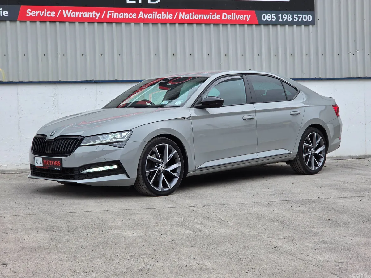 Skoda Superb Hatchback, Diesel, 2022, Grey