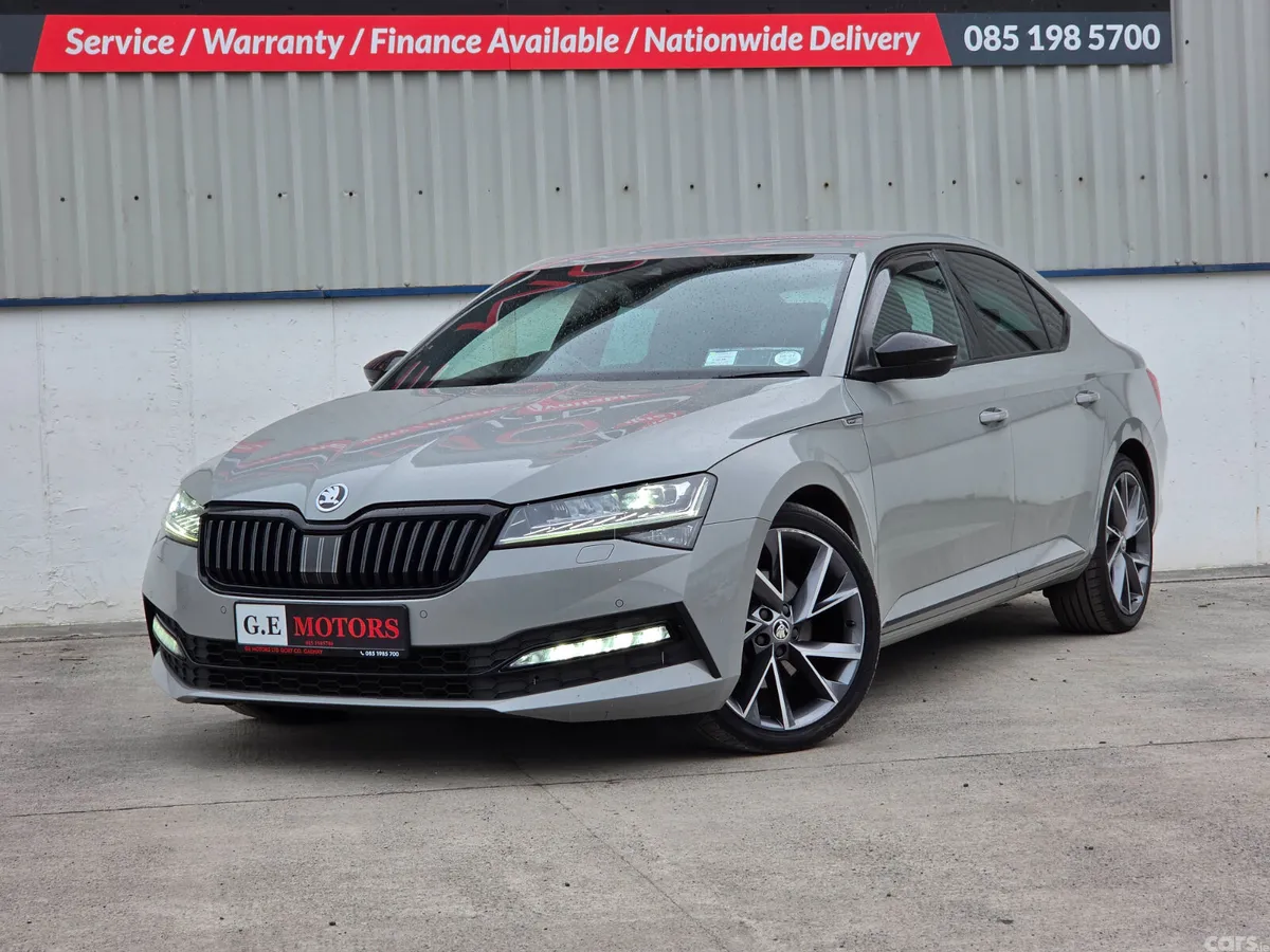 Skoda Superb Hatchback, Diesel, 2022, Grey