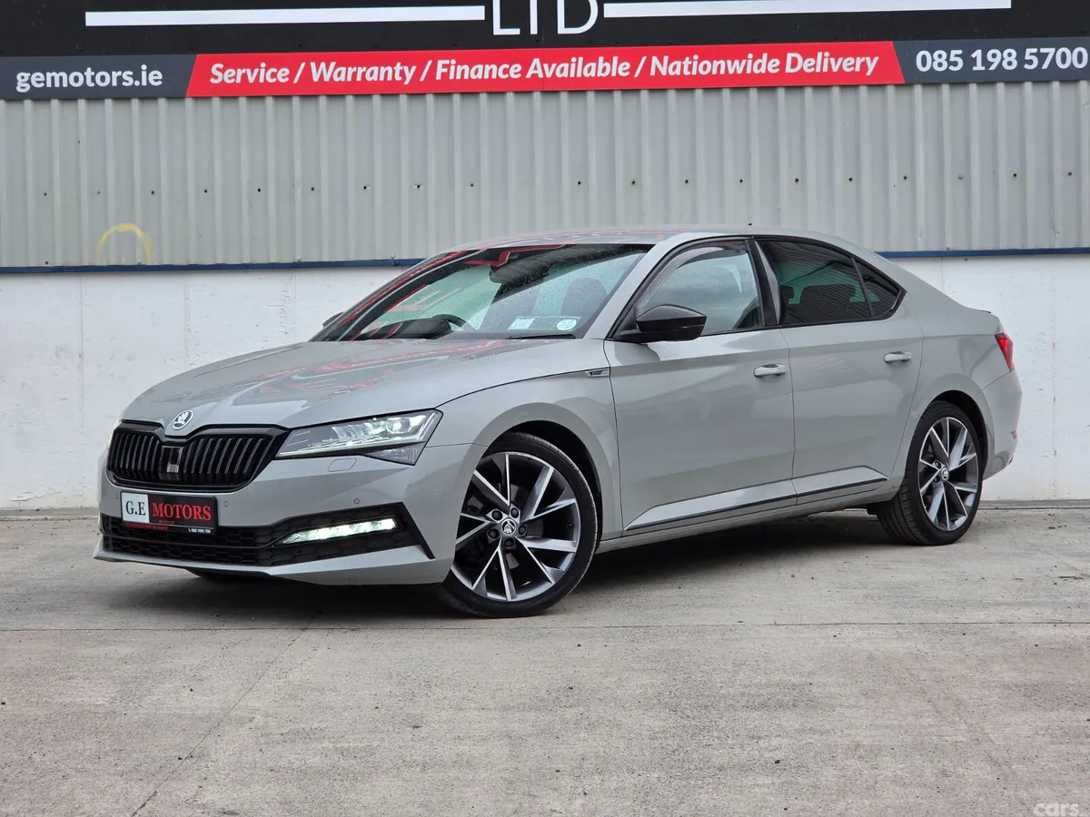 Skoda Superb Hatchback, Diesel, 2022, Grey