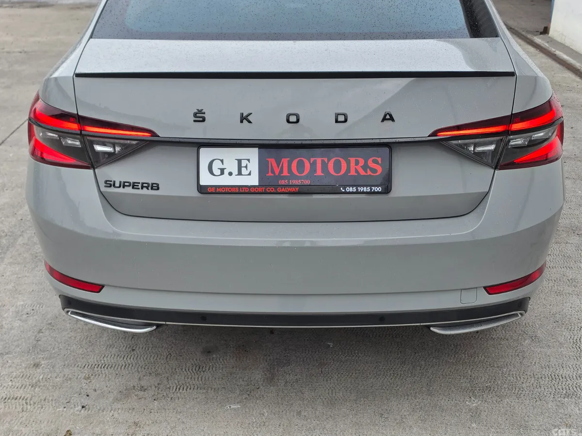 Skoda Superb Hatchback, Diesel, 2022, Grey