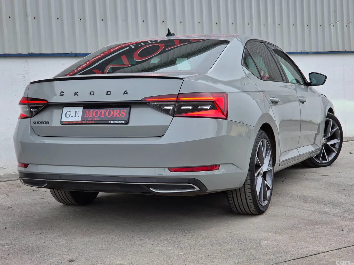 Skoda Superb Hatchback, Diesel, 2022, Grey