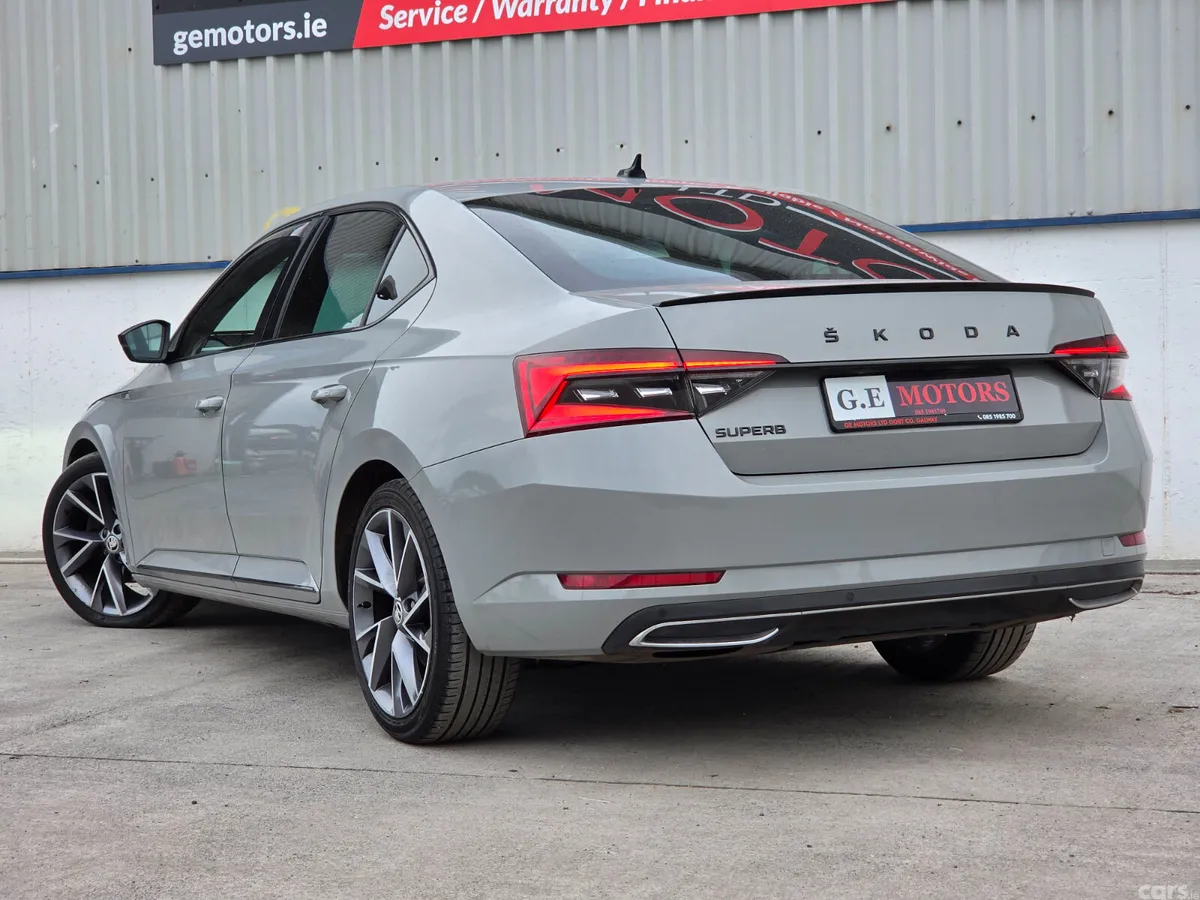 Skoda Superb Hatchback, Diesel, 2022, Grey