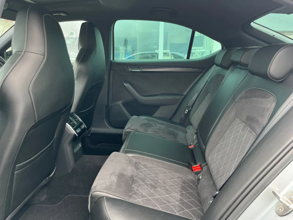 Skoda Superb Saloon, Diesel, 2022, Grey