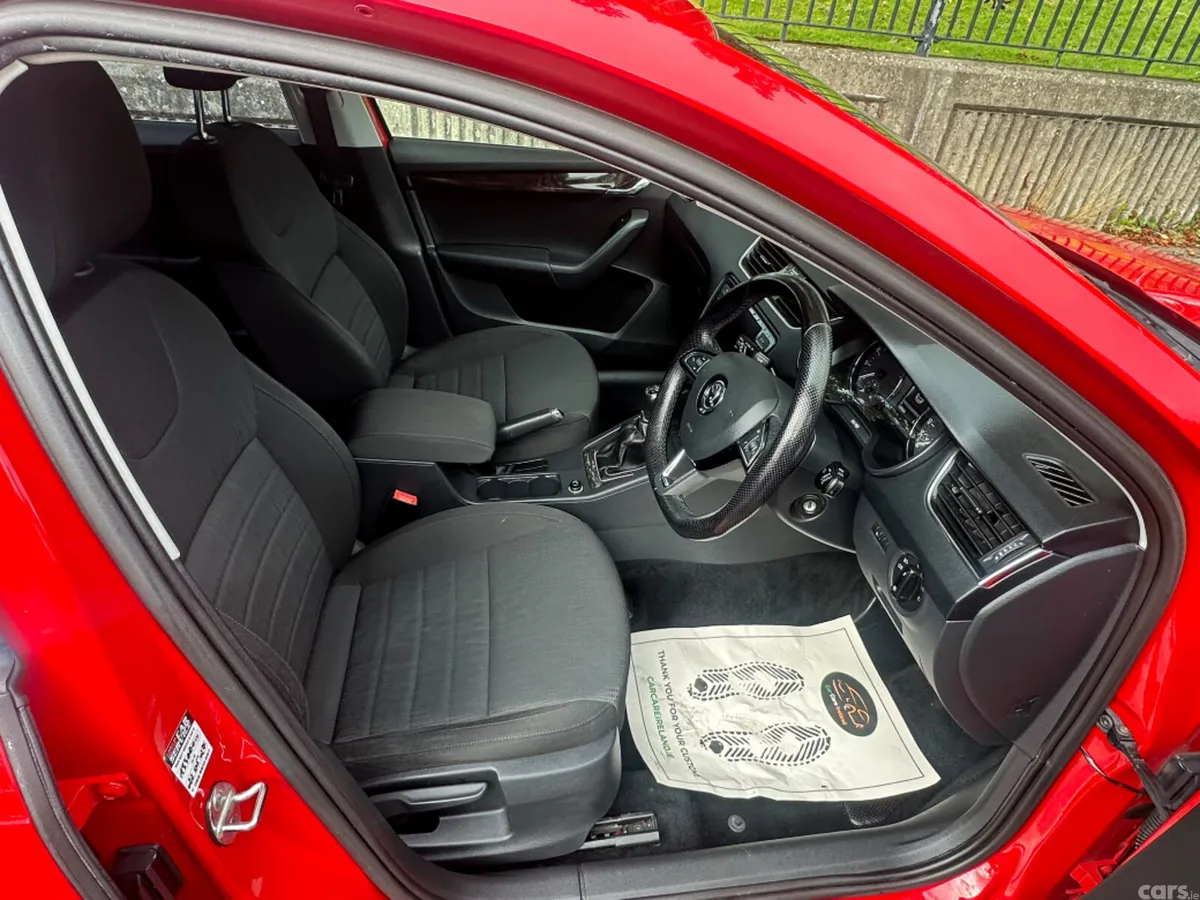 Skoda Octavia Saloon, Petrol, 2016, Red