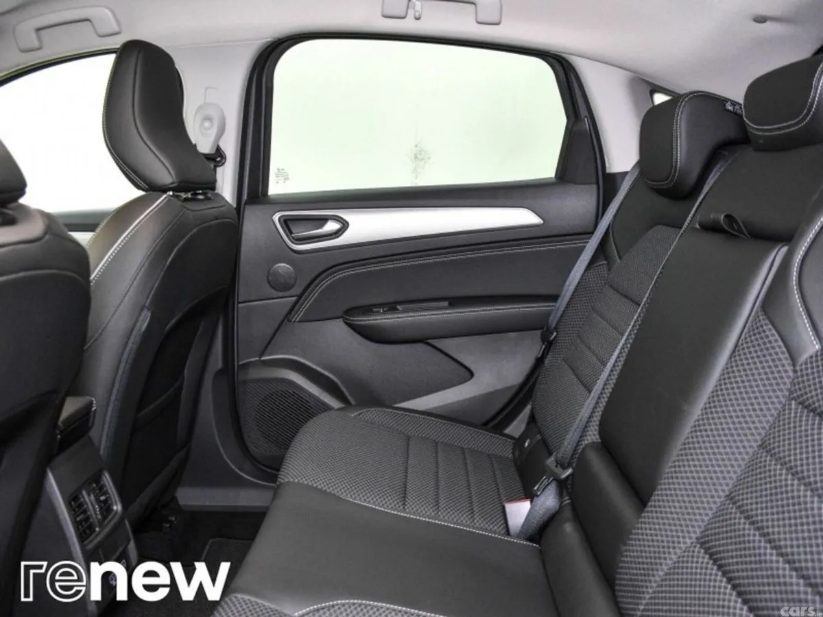 Renault Arkana Hatchback, Petrol, 2022, Grey