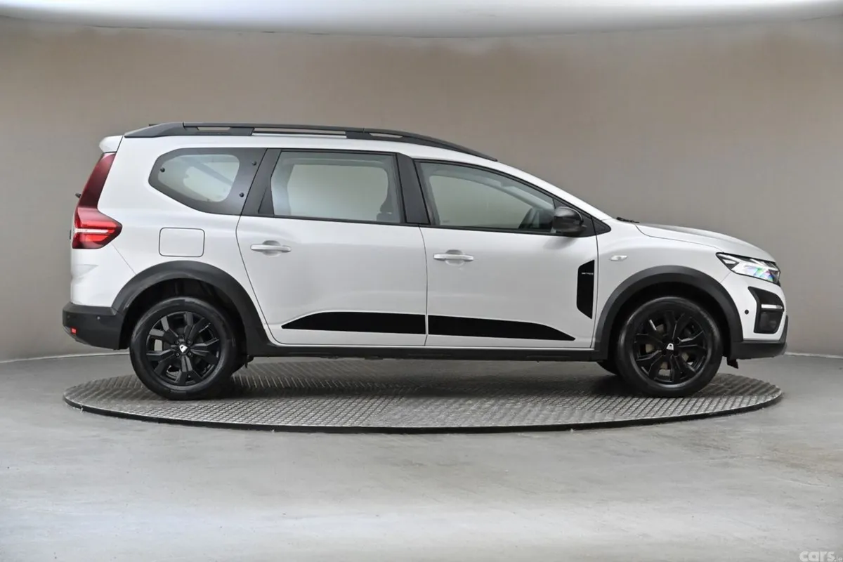 Dacia Jogger MPV, Petrol, 2023, Grey