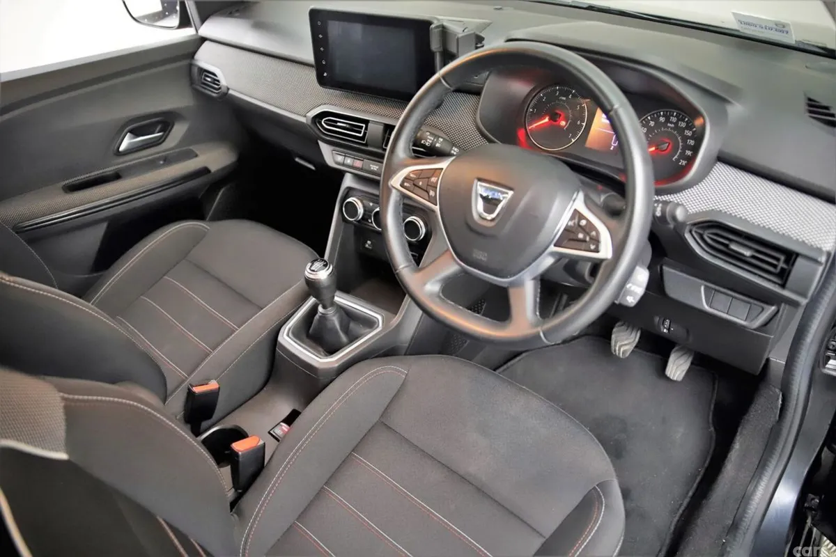 Dacia Jogger MPV, Petrol, 2023, Grey