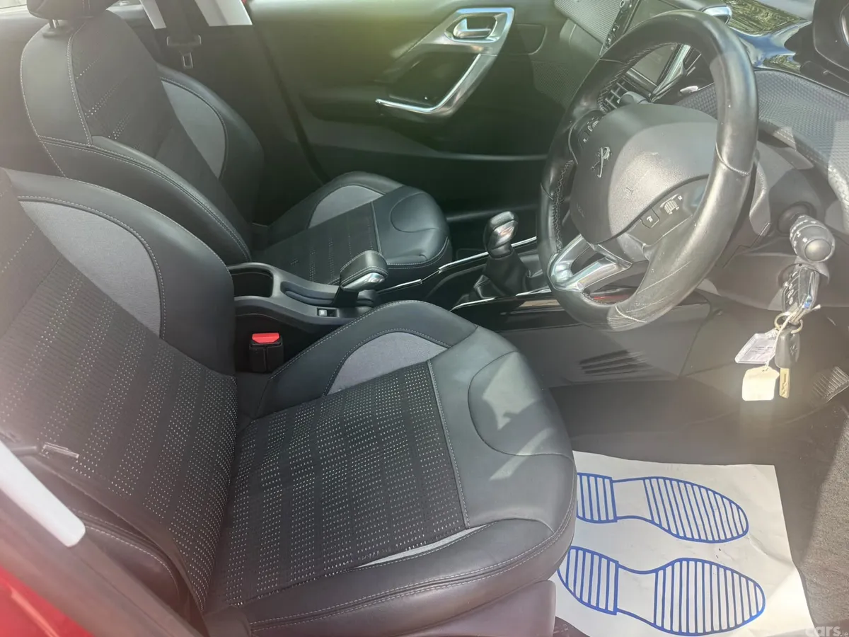 Peugeot 2008 SUV, Petrol, 2016, Red