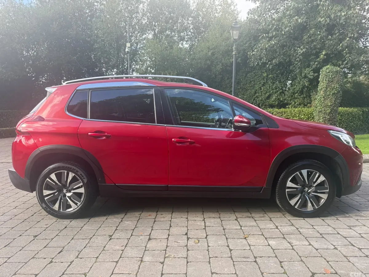 Peugeot 2008 SUV, Petrol, 2016, Red