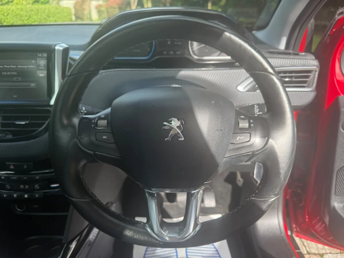 Peugeot 2008 SUV, Petrol, 2016, Red