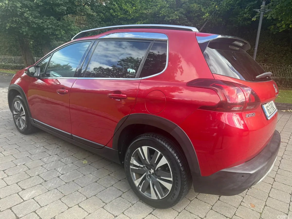 Peugeot 2008 SUV, Petrol, 2016, Red