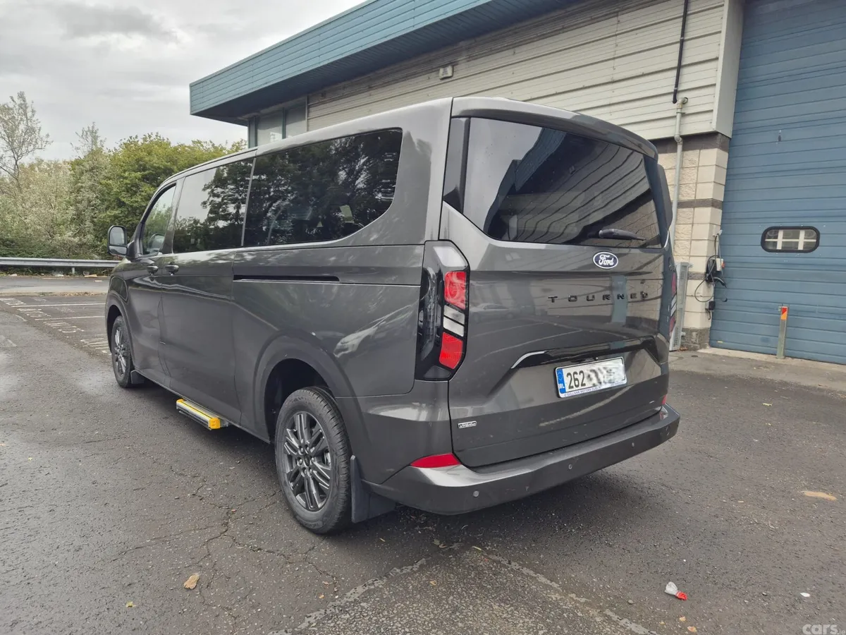 Ford Tourneo Custom Van, Petrol Plug-in Hybrid, 2026, Grey
