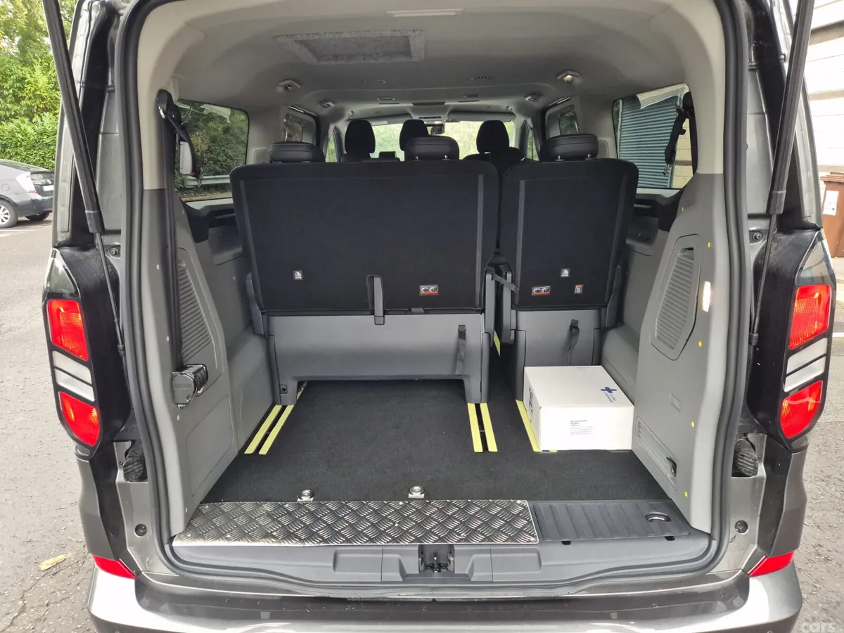 Ford Tourneo Custom Van, Petrol Plug-in Hybrid, 2026, Grey