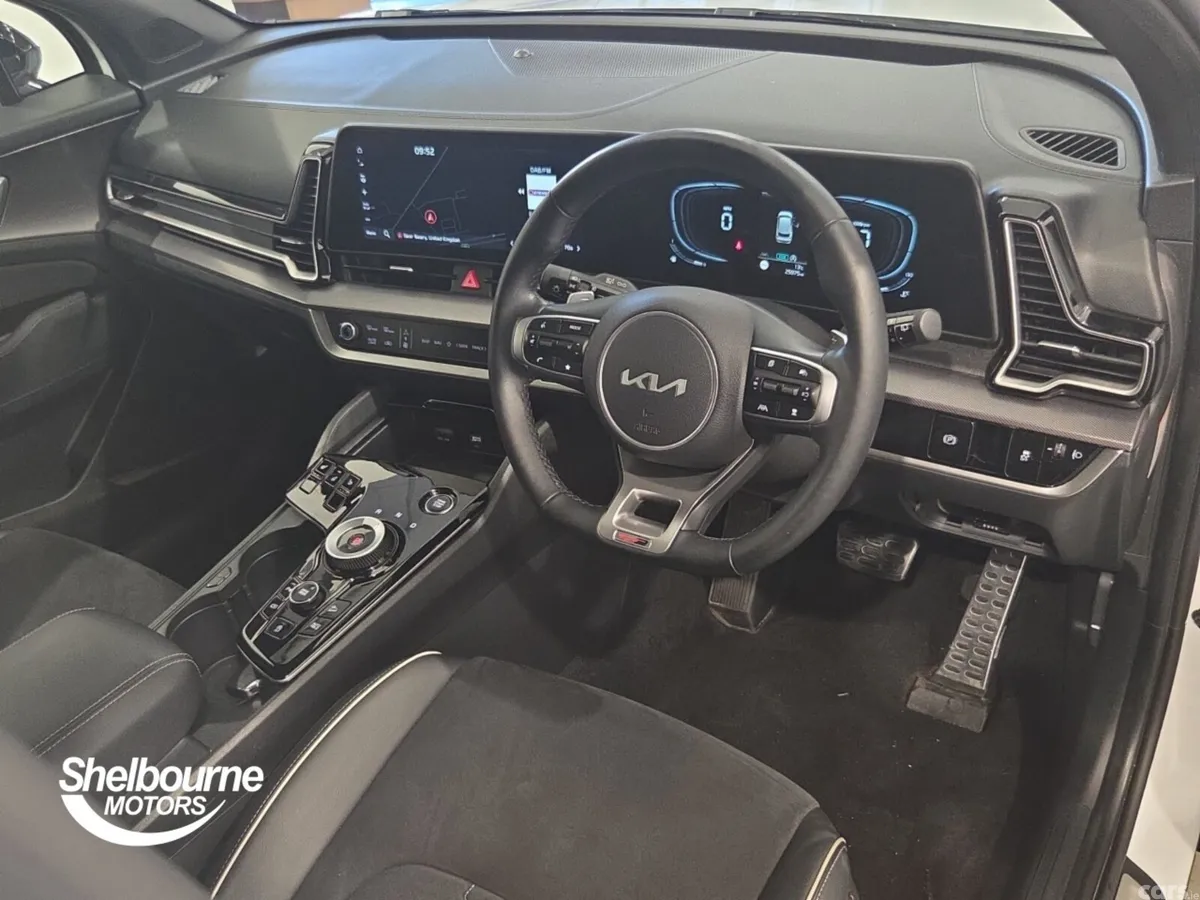 Kia Sportage SUV, Petrol, 2024, White