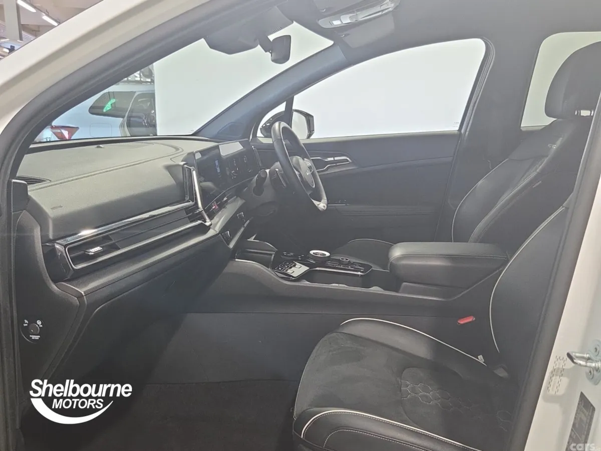 Kia Sportage SUV, Petrol, 2024, White