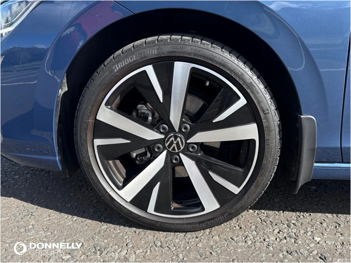 Volkswagen Golf Hatchback, Petrol, 2025, Blue