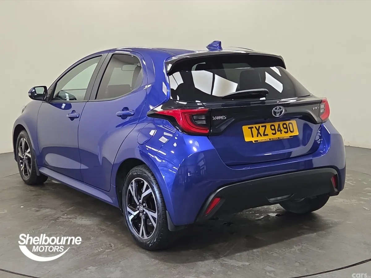 Toyota Yaris Hatchback, Petrol Hybrid, 2024, Blue