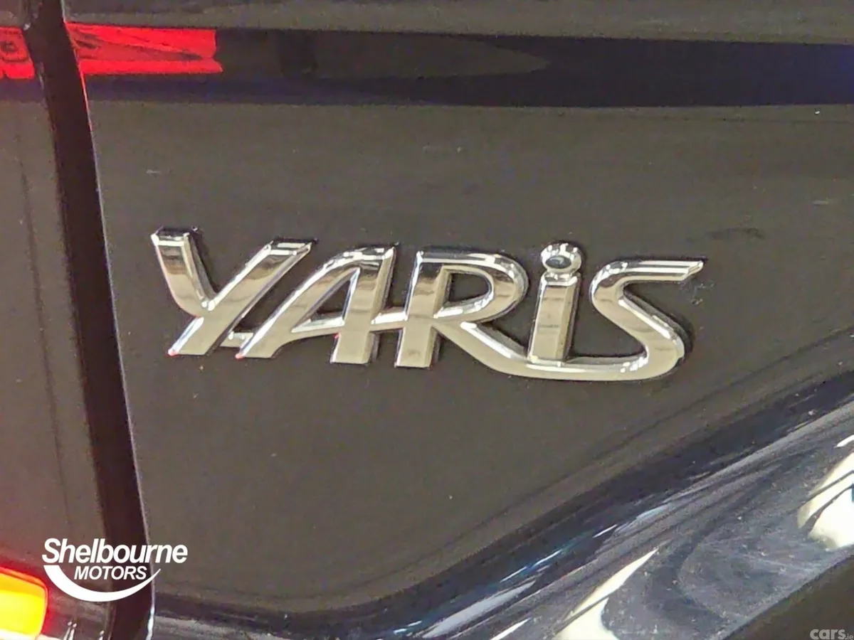 Toyota Yaris Hatchback, Petrol Hybrid, 2024, Blue