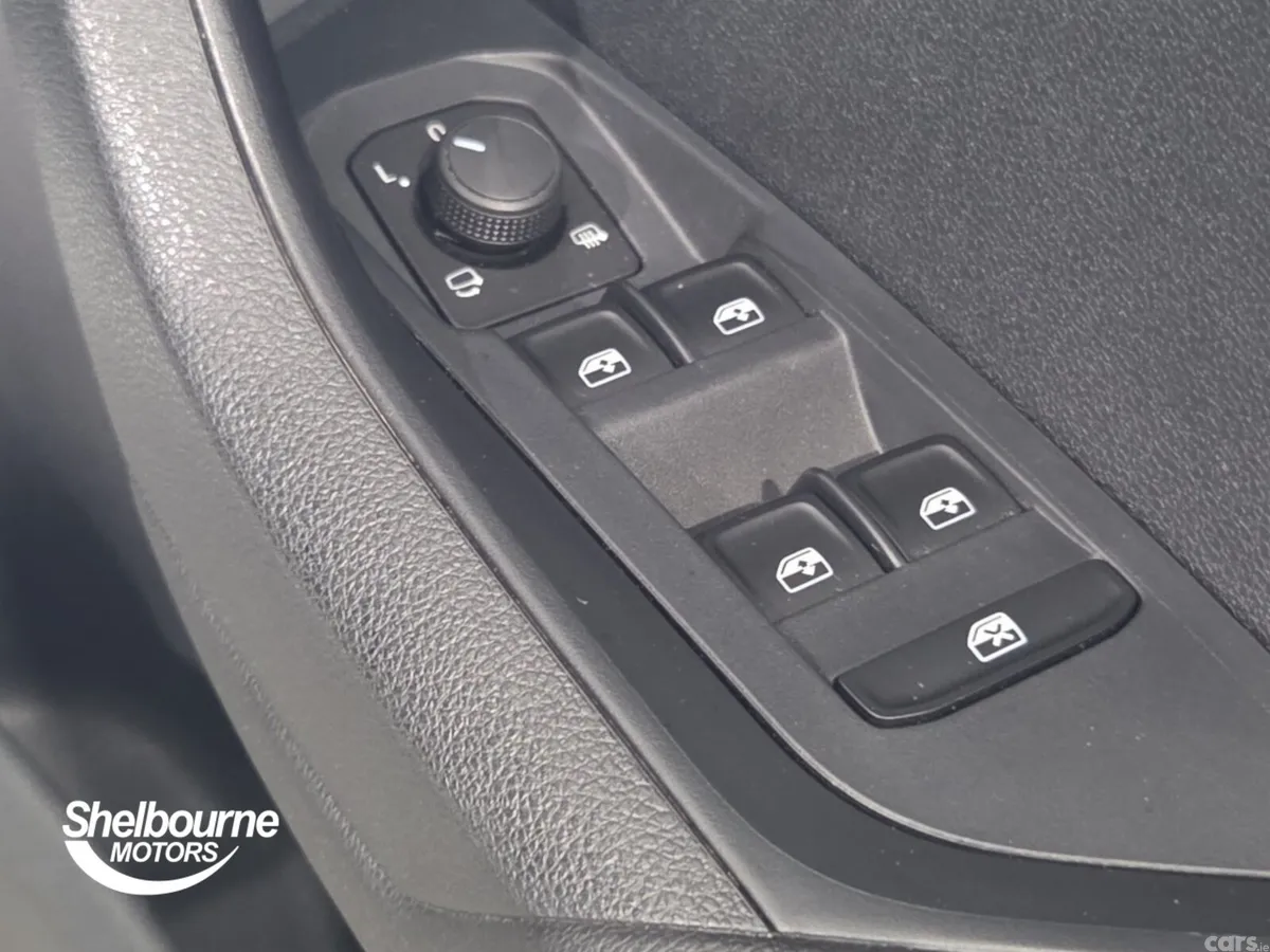 Skoda Karoq Estate, Petrol, 2023, White