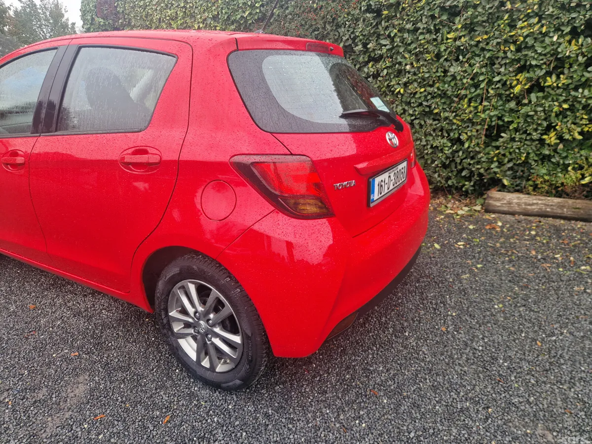 Toyota Yaris Hatchback, Petrol, 2016, Red