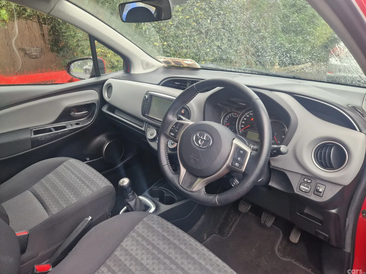 Toyota Yaris Hatchback, Petrol, 2016, Red