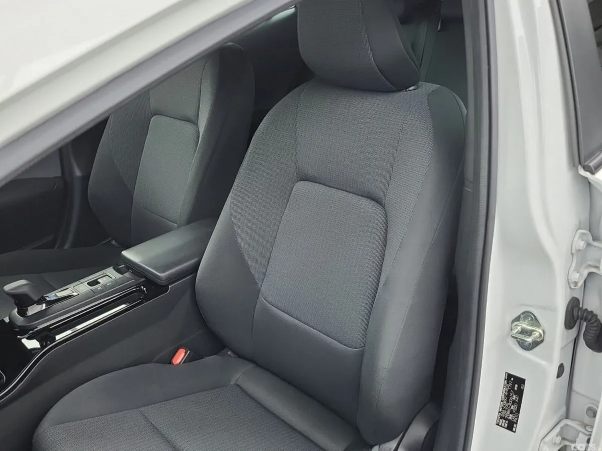 Toyota Prius Hatchback, Petrol Hybrid, 2023, White