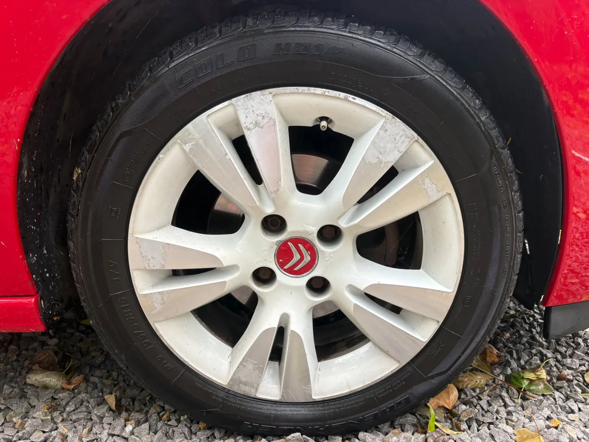 Citroen DS 3 Hatchback, Diesel, 2011, Red