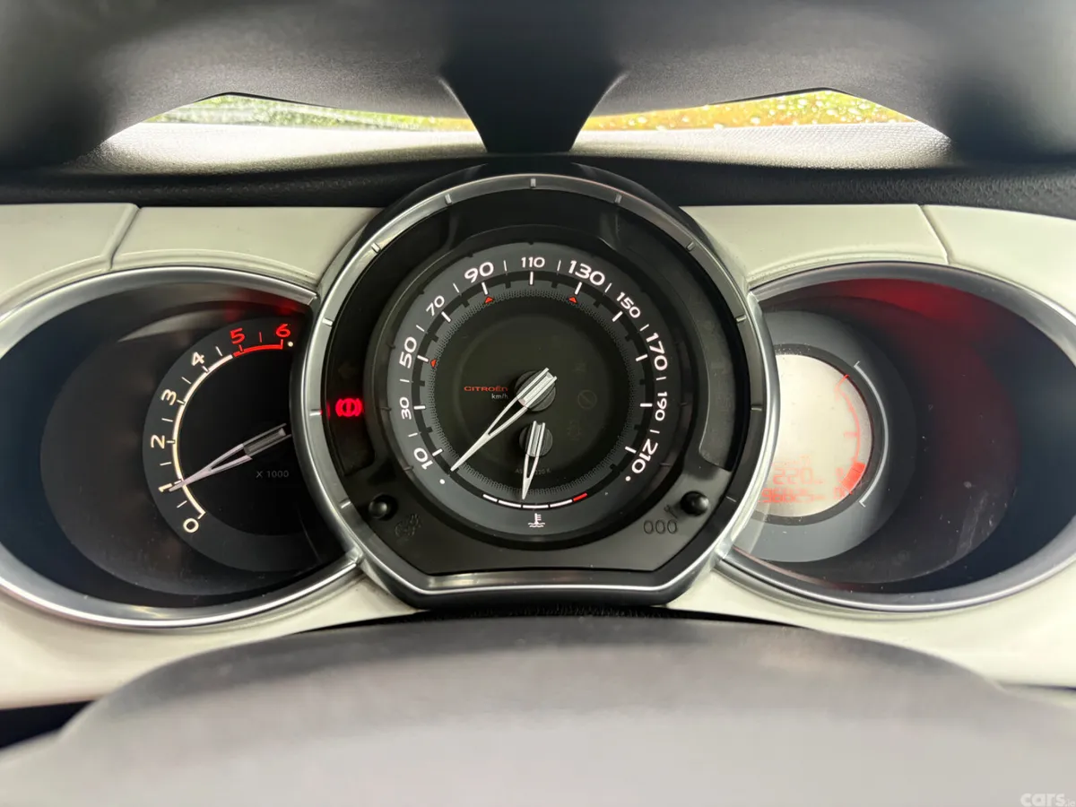 Citroen DS 3 Hatchback, Diesel, 2011, Red