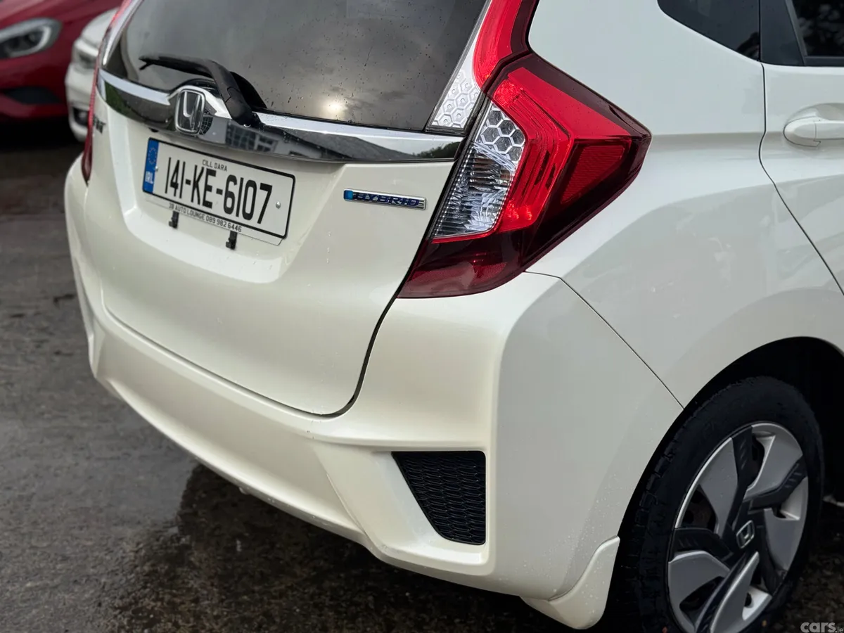 Honda Fit Hatchback, Petrol Hybrid, 2014, White