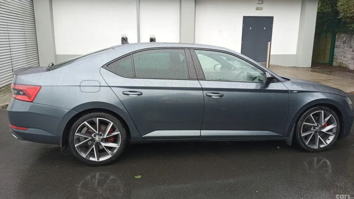 Skoda Superb Saloon, Diesel, 2020, Grey