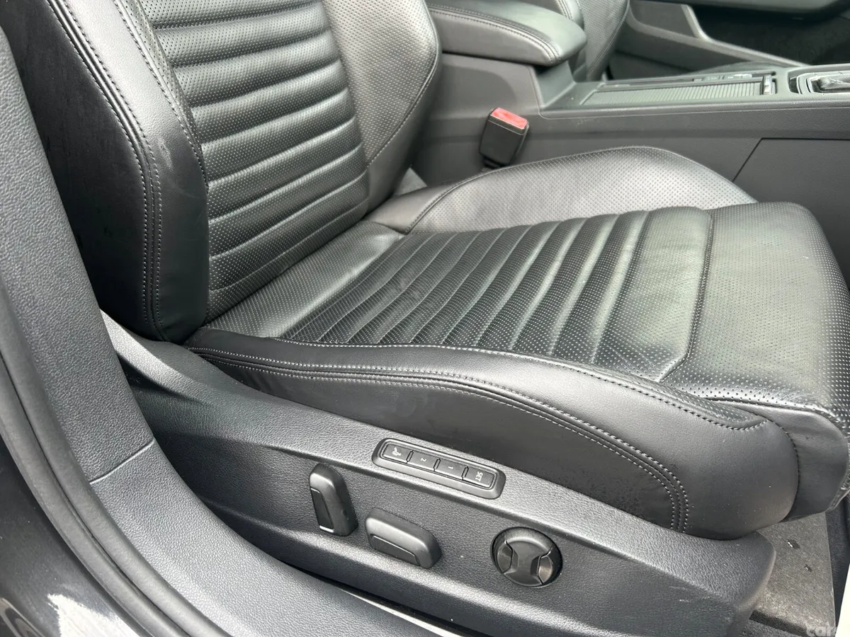 Volkswagen Passat Estate, Diesel, 2018, Grey