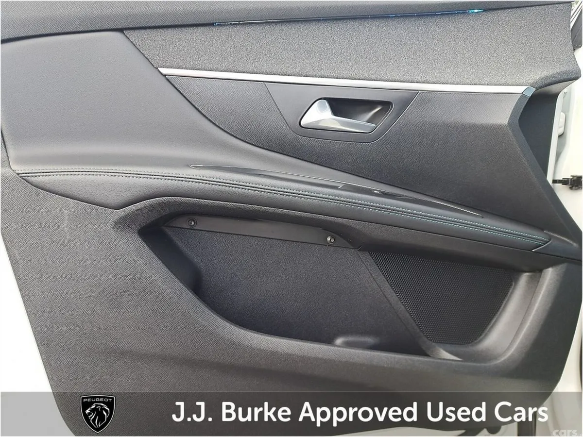 Peugeot 5008 SUV, Diesel, 2022, White