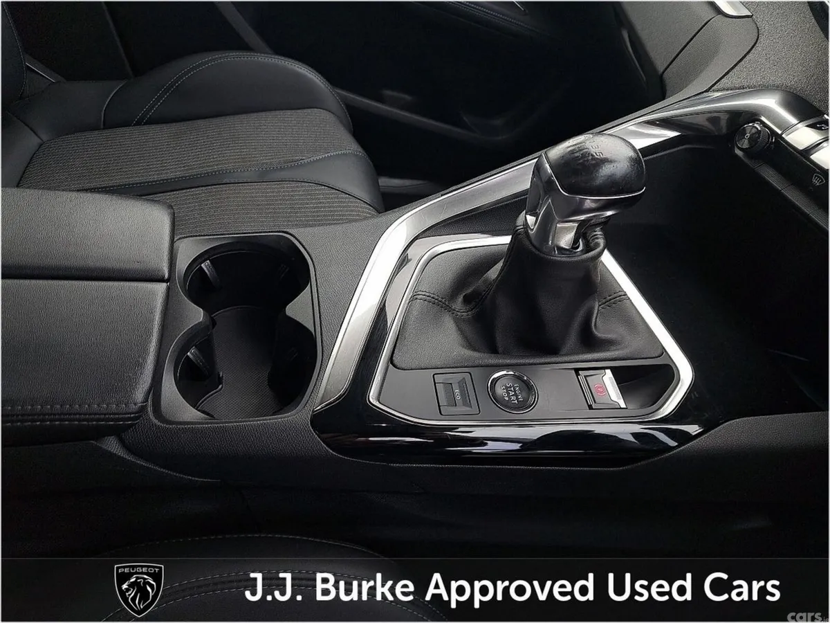 Peugeot 5008 SUV, Diesel, 2022, White