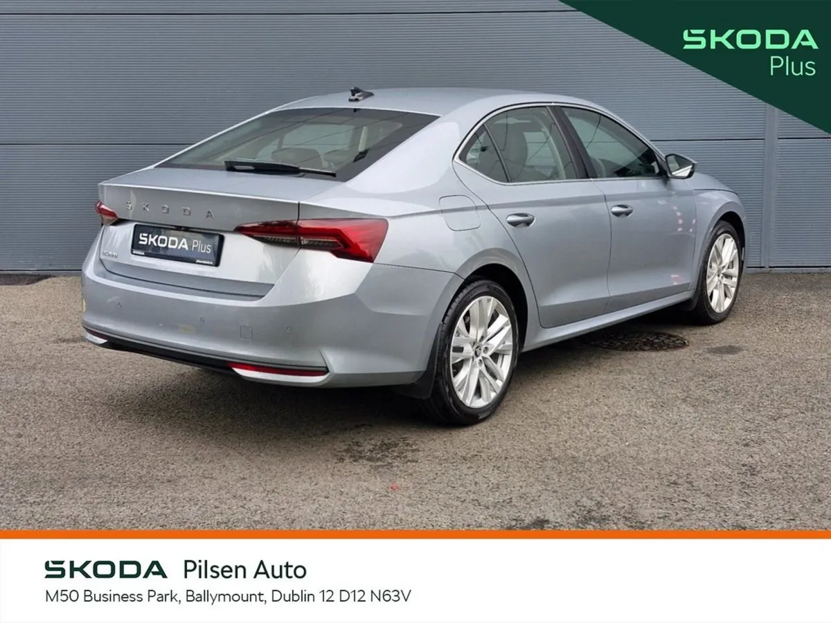 Skoda Octavia Saloon, Petrol, 2026, Grey