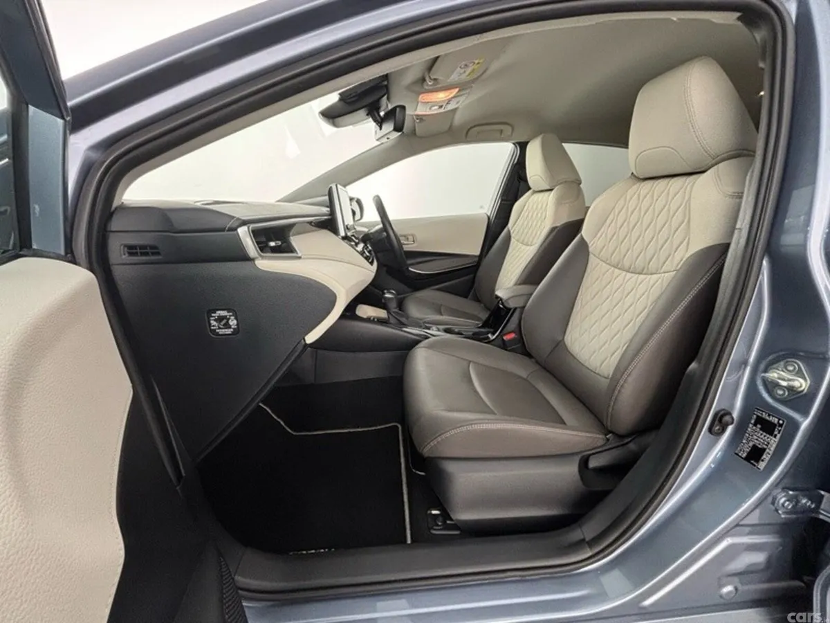 Toyota Corolla Saloon, Petrol Hybrid, 2023, Grey