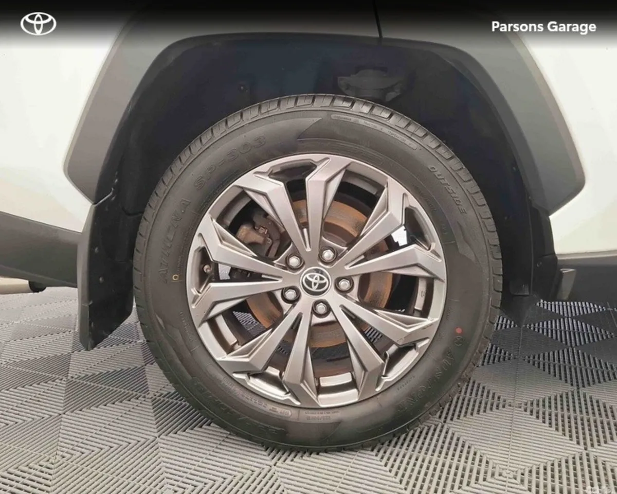 Toyota RAV4 SUV, Petrol Hybrid, 2023, White