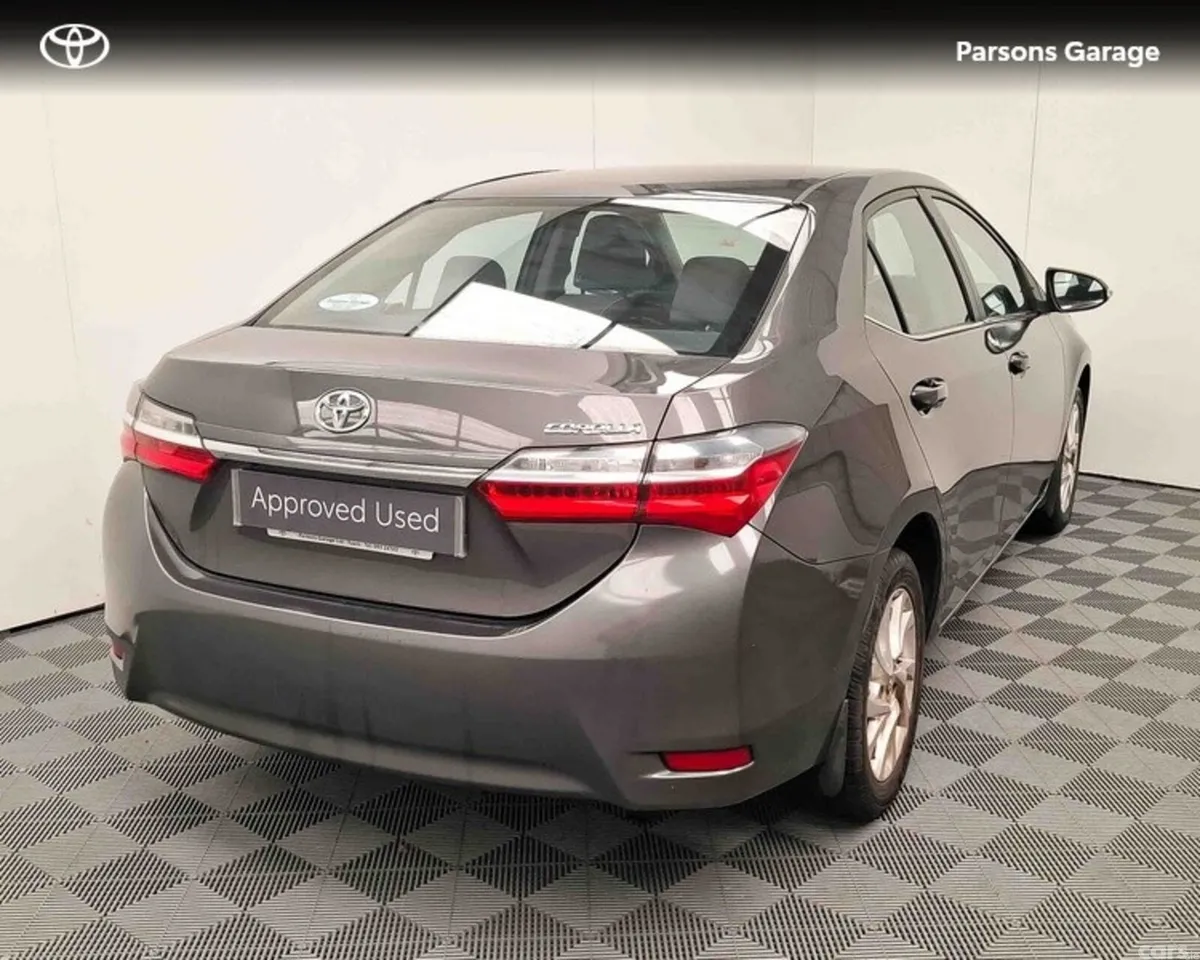 Toyota Corolla Saloon, Petrol, 2017, Grey