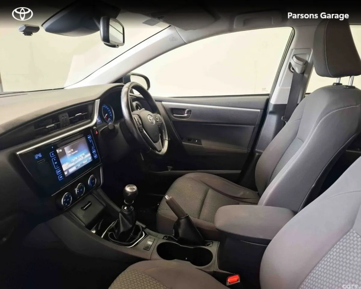 Toyota Corolla Saloon, Petrol, 2017, Grey