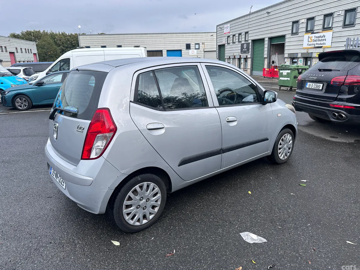 Hyundai i10 Hatchback, Petrol, 2009, Silver